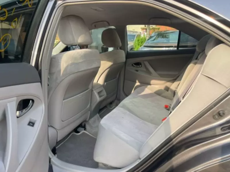 Toyota Camry   - 2010