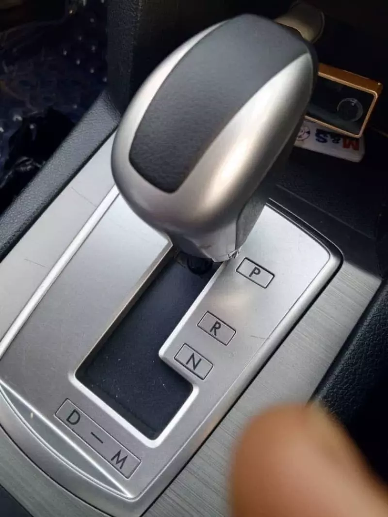 Subaru Legacy   - 2010