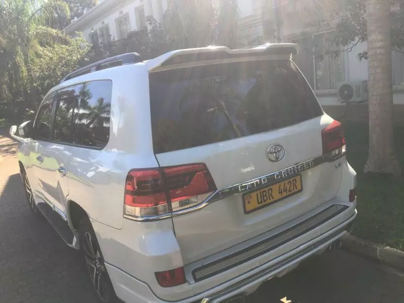 Toyota Landcruiser  V8   - 2010