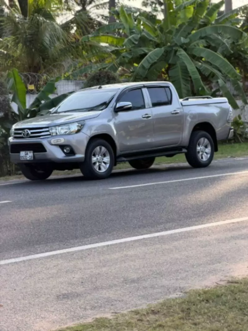 Toyota Hilux   - 2018
