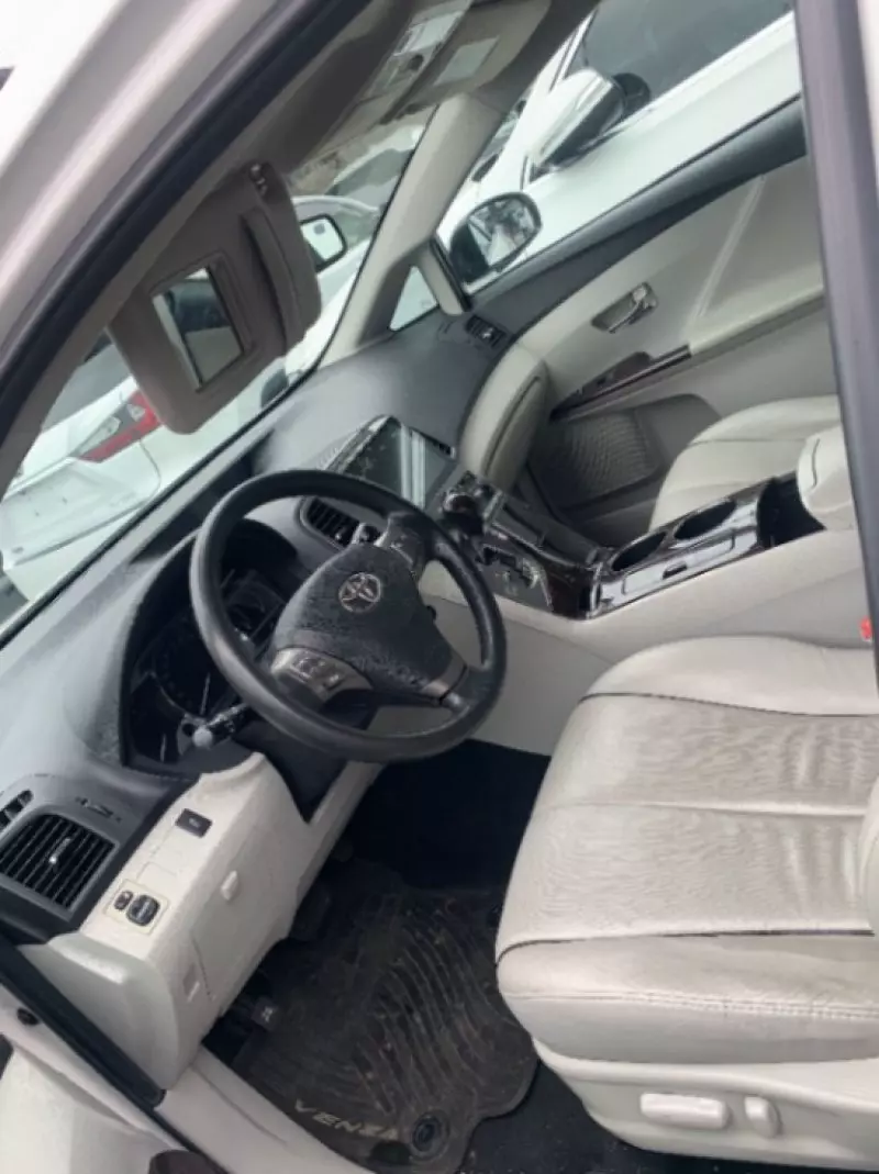 Toyota Venza   - 2013