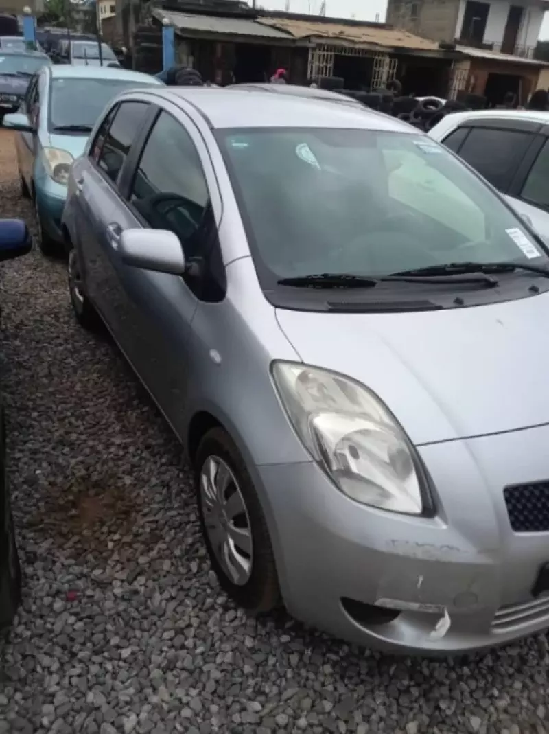Toyota Yaris   - 2010