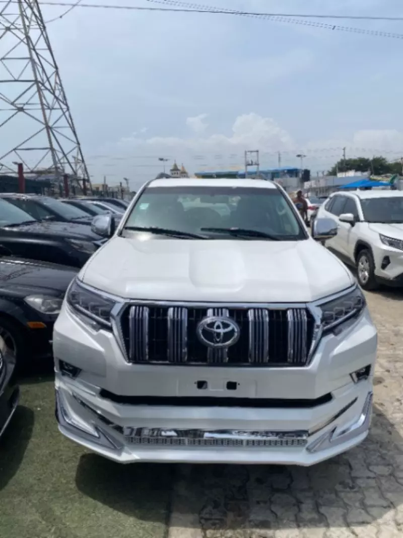 Toyota Landcruiser Prado   - 2013