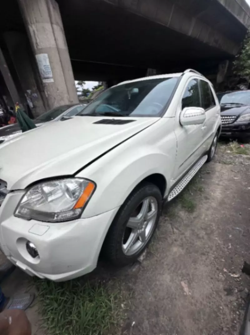 Mercedes-Benz ML 550   - 2010