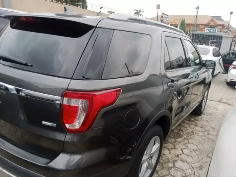 Ford Explorer   - 2017
