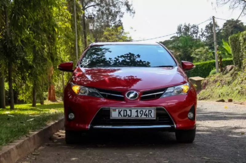 Toyota Auris   - 2015