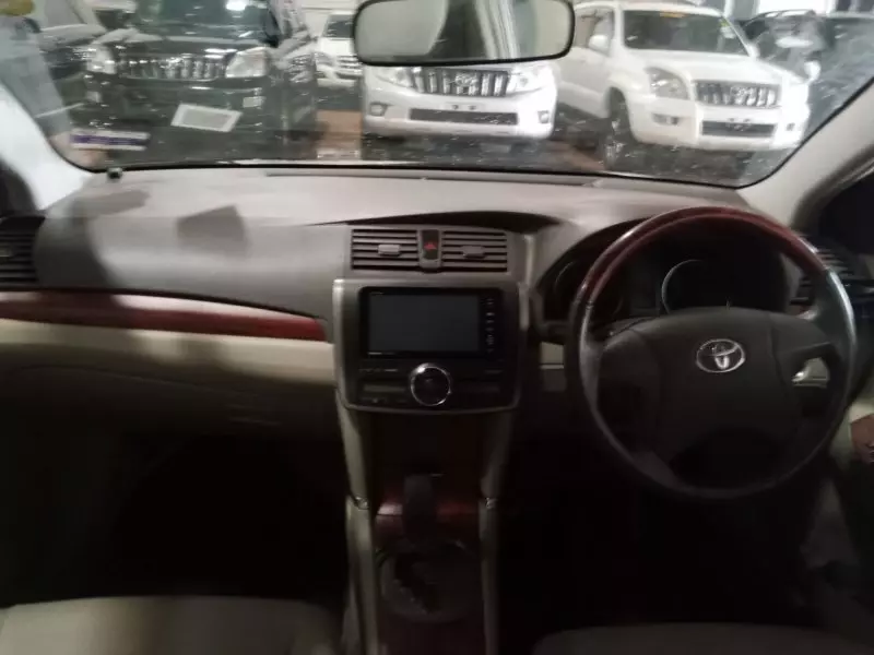 Toyota Premio    - 2009