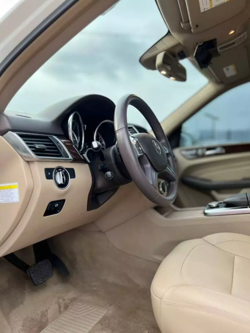 Mercedes-Benz ML 350   - 2012
