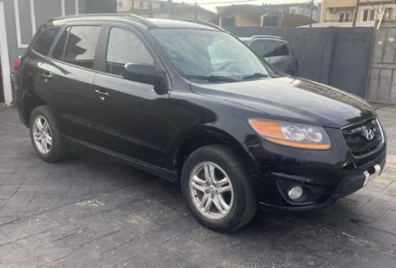 Hyundai Santa Fe   - 2010