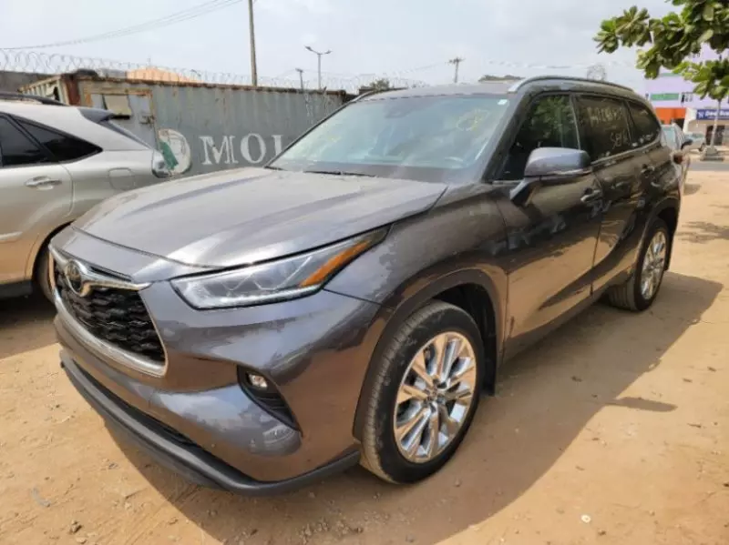 Toyota Highlander   - 2022