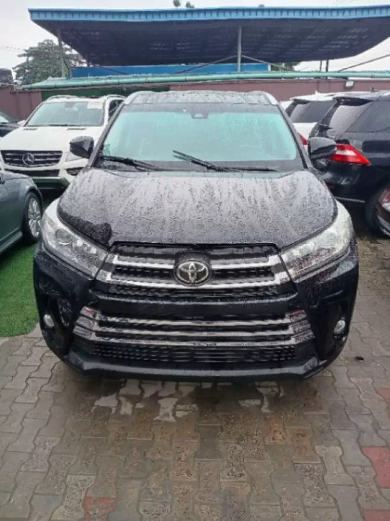 Toyota Highlander   - 2019