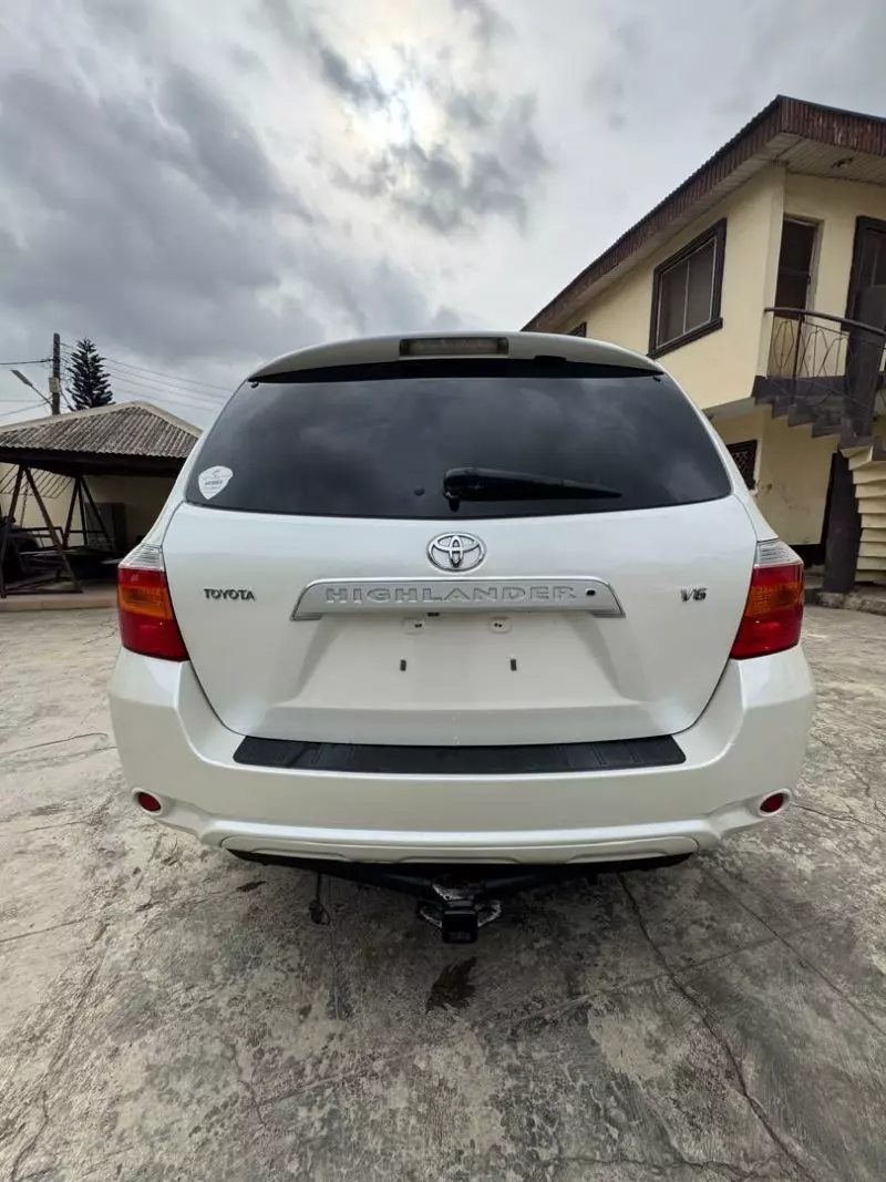 Toyota Highlander   - 2009