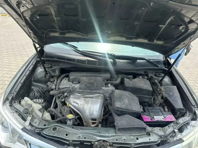 Toyota Camry   - 2012