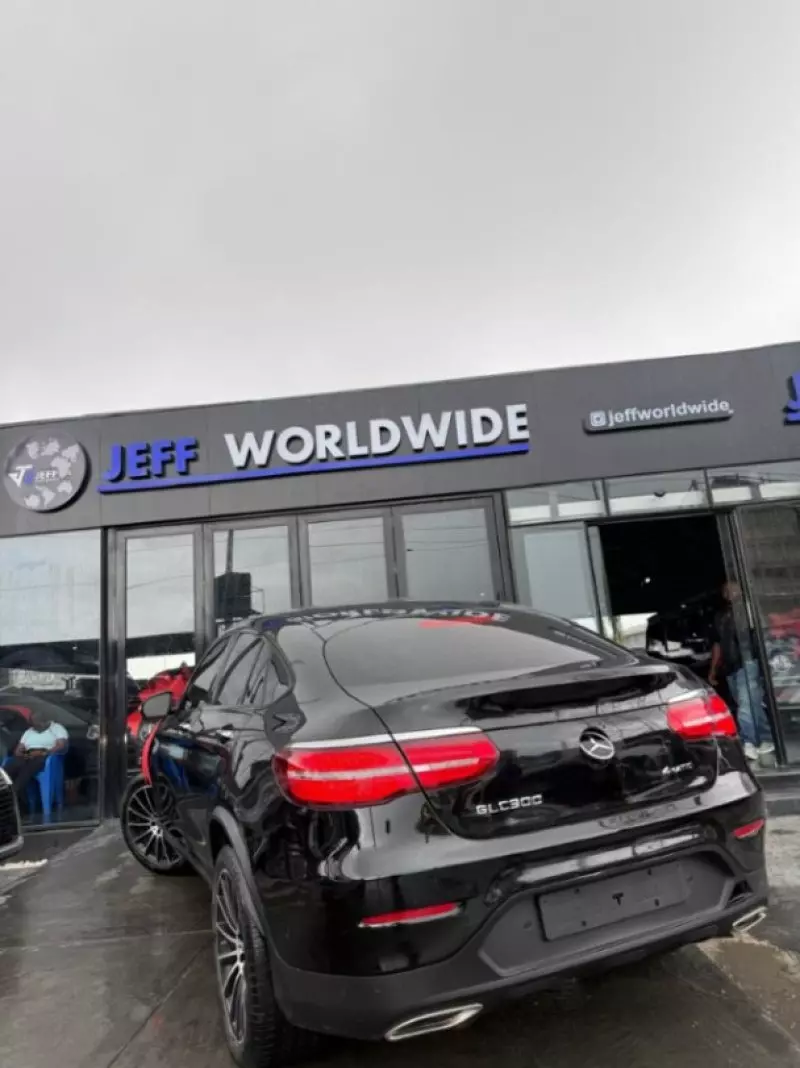 Mercedes-Benz GLC 300   - 2018