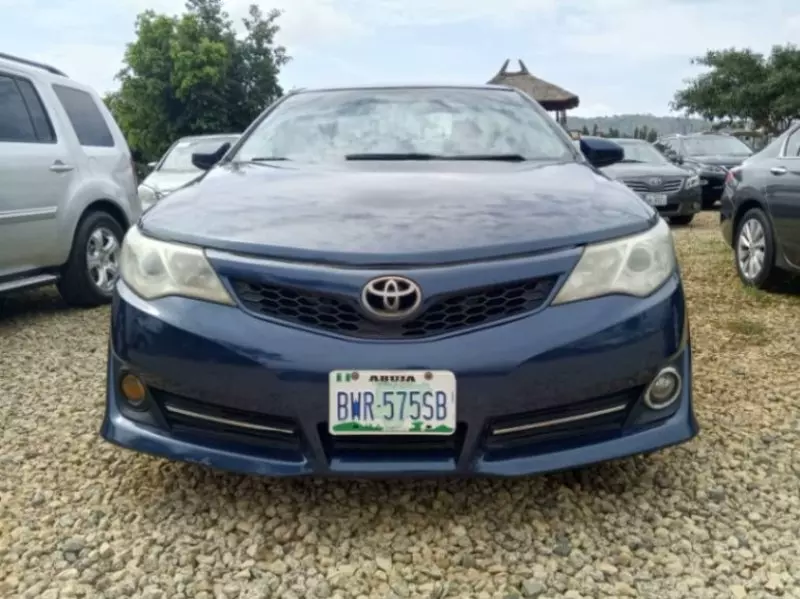Toyota Camry   - 2012