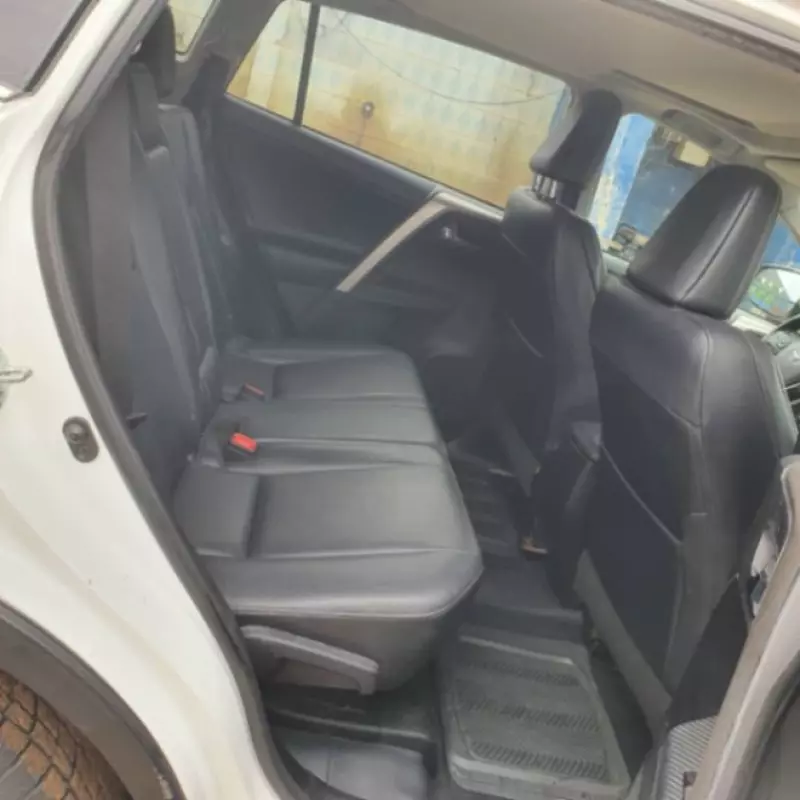 Toyota RAV 4   - 2015
