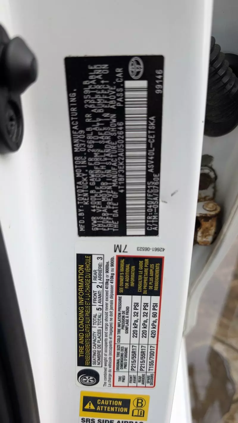 Toyota Camry   - 2010