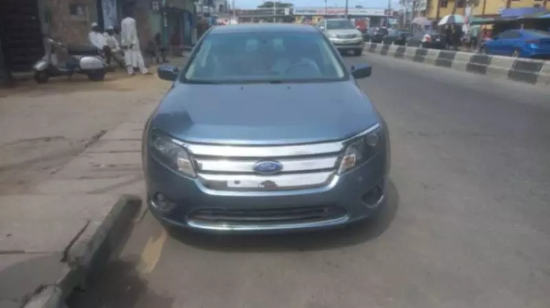Ford Fusion   - 2011