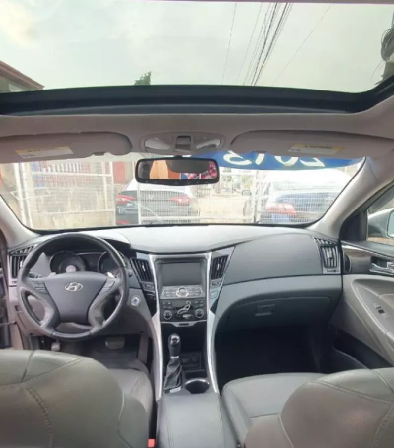 Hyundai Sonata   - 2013