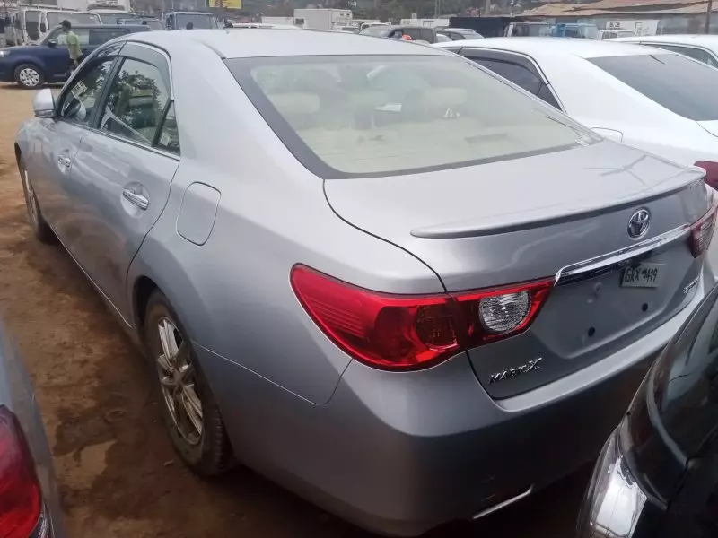Toyota Mark X   - 2013