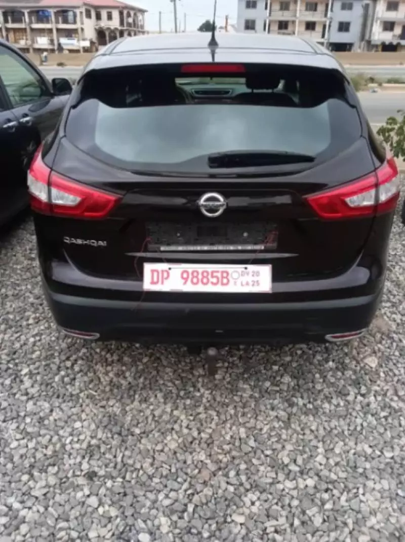 Nissan Qashqai   - 2015
