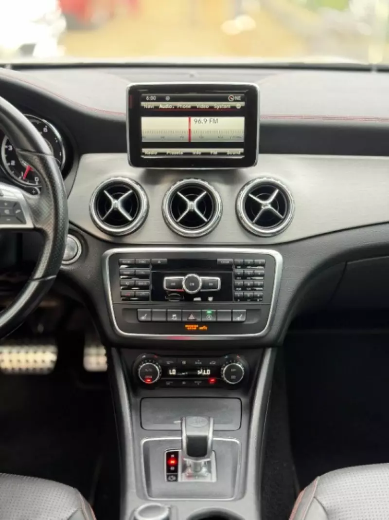 Mercedes-Benz GLA 250   - 2015