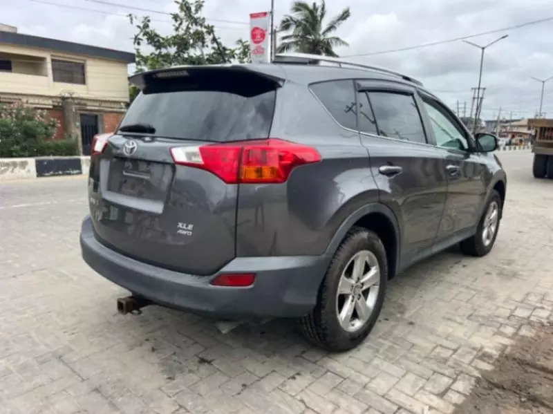 Toyota RAV4   - 2015