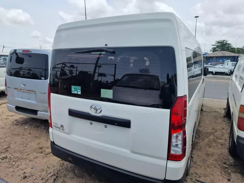 Toyota Hiace   - 2019
