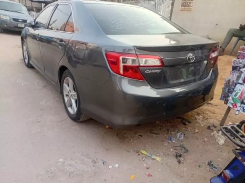 Toyota Camry   - 2012
