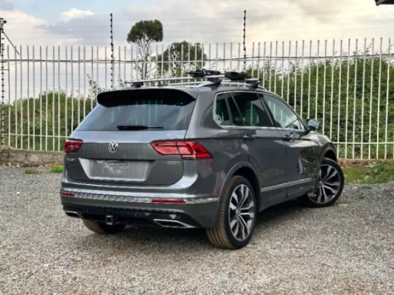 Volkswagen Tiguan   - 2020