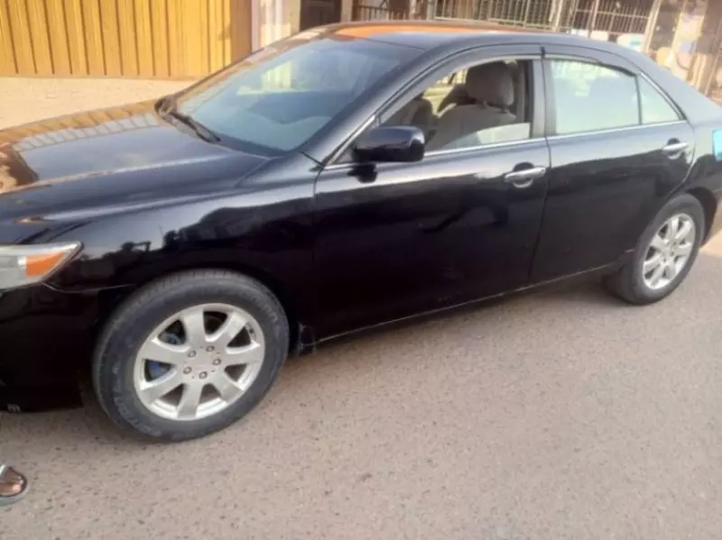 Toyota Camry   - 2010