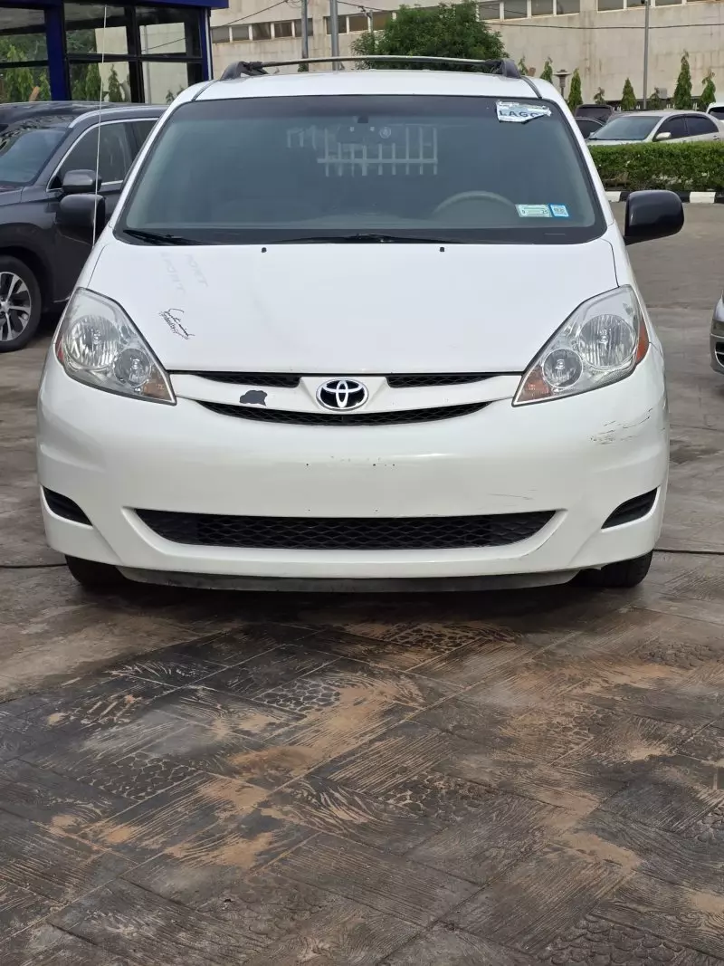 Toyota Sienna   - 2008