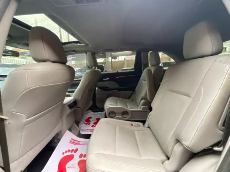 Toyota Highlander   - 2015