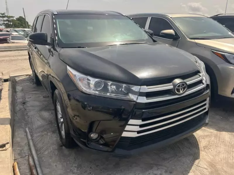 Toyota Highlander   - 2014