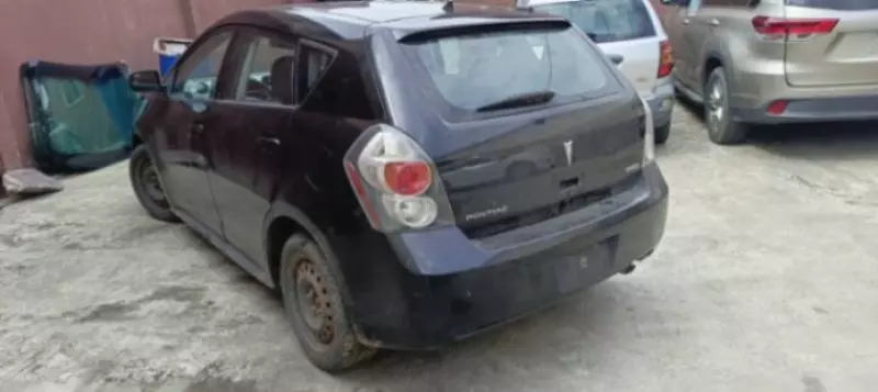 Pontiac Vibe   - 2009