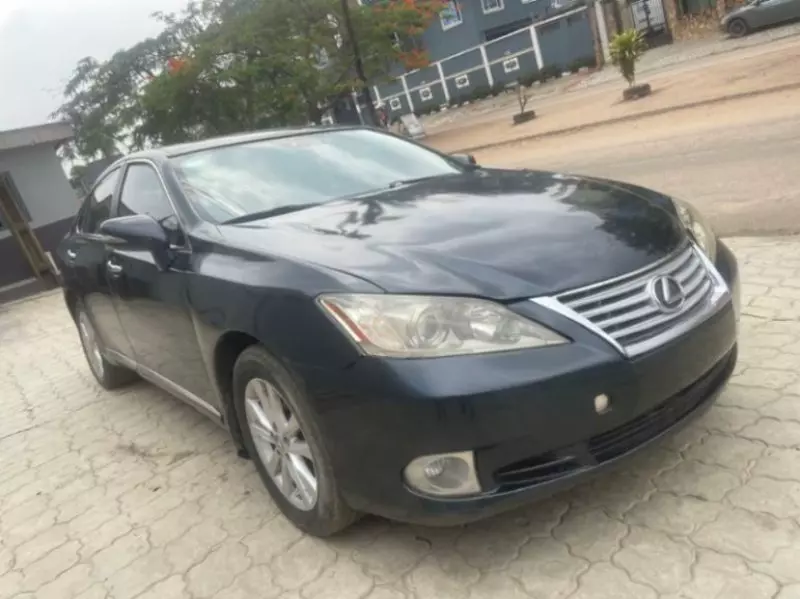 Lexus IS 250   - 2010