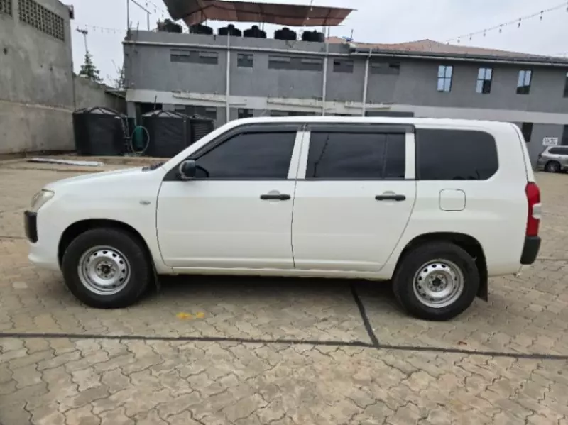 Toyota Probox    - 2017