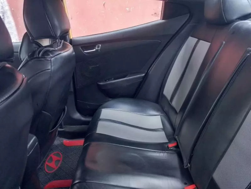 Hyundai Veloster   - 2017