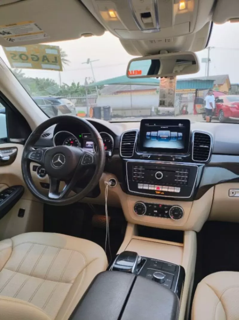 Mercedes-Benz GLE-Class   - 2016