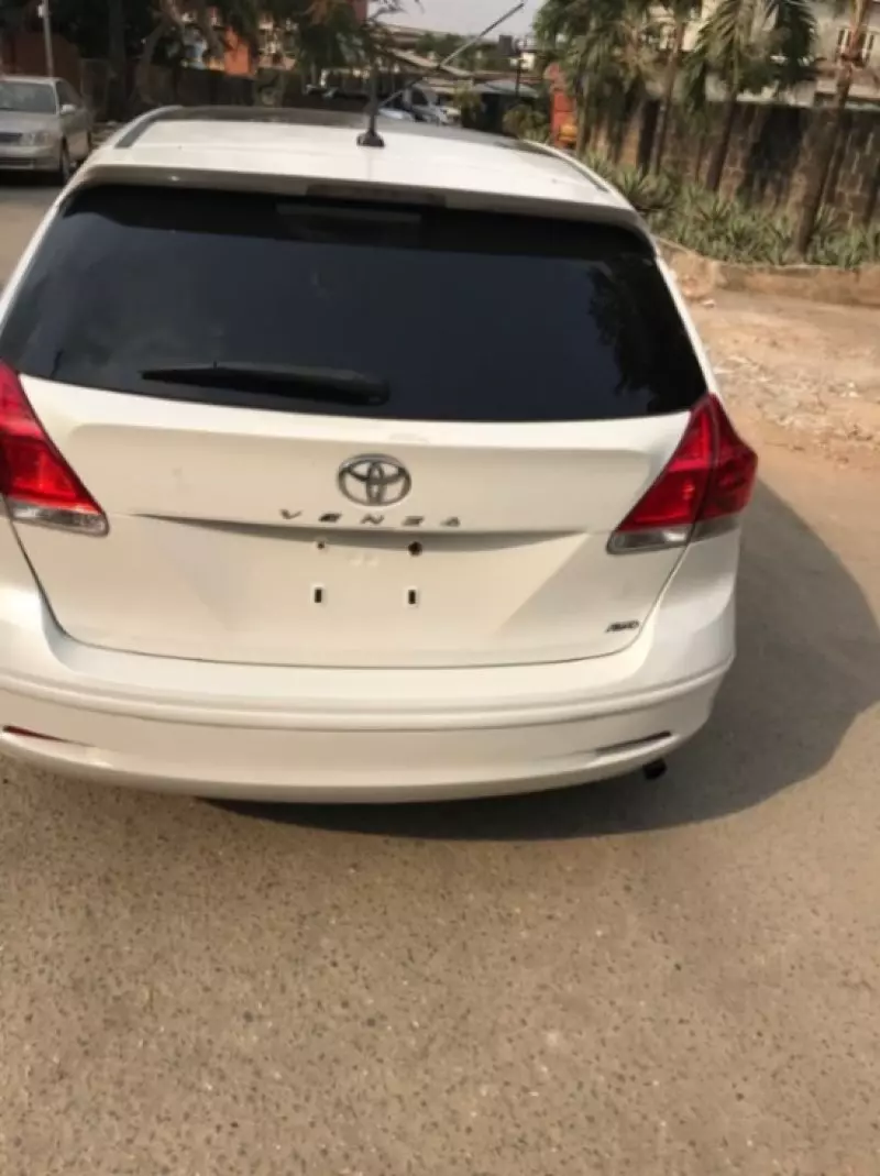 Toyota Venza   - 2013