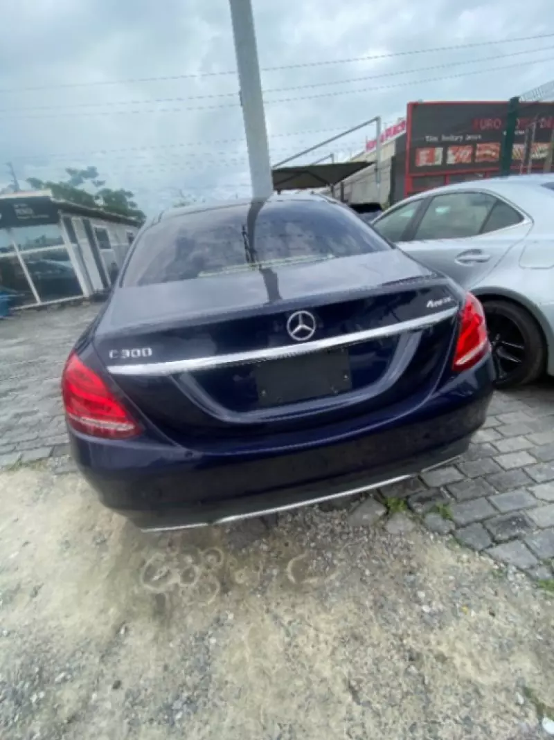 Mercedes-Benz C 300   - 2015