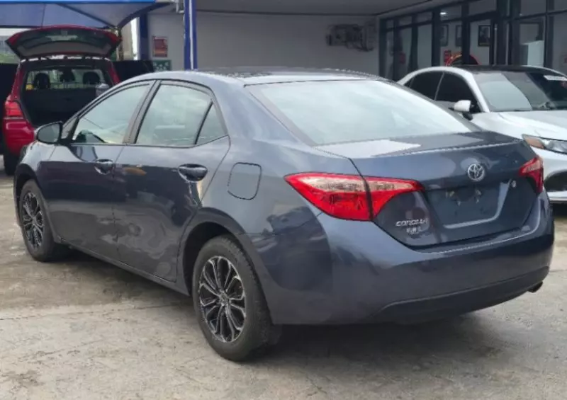 Toyota Corolla   - 2014