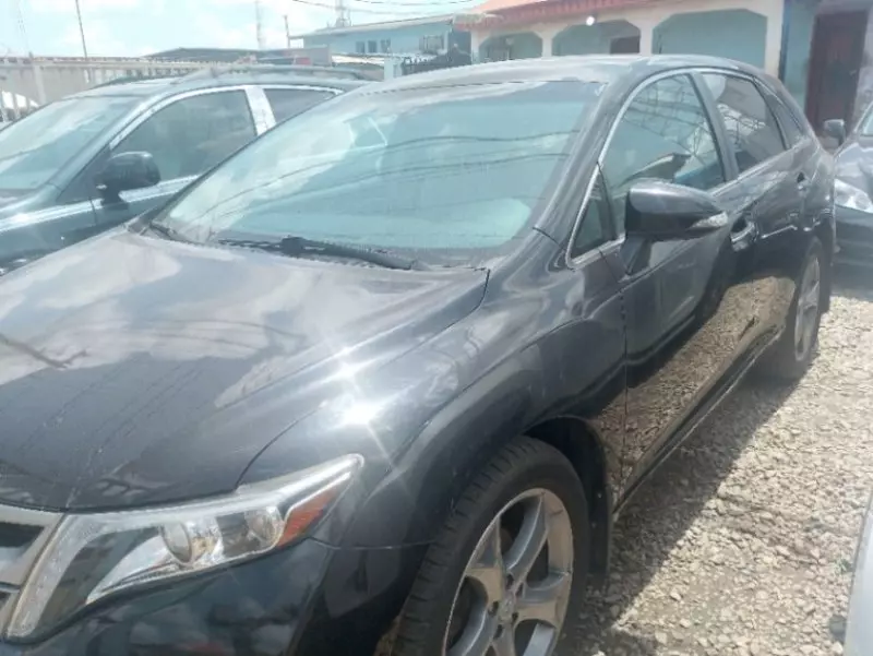 Toyota Venza   - 2013