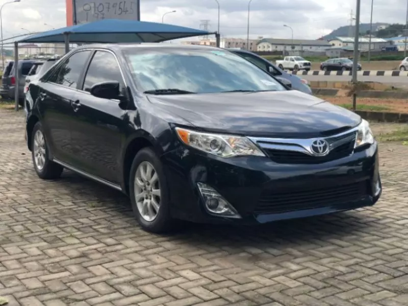 Toyota Camry   - 2014