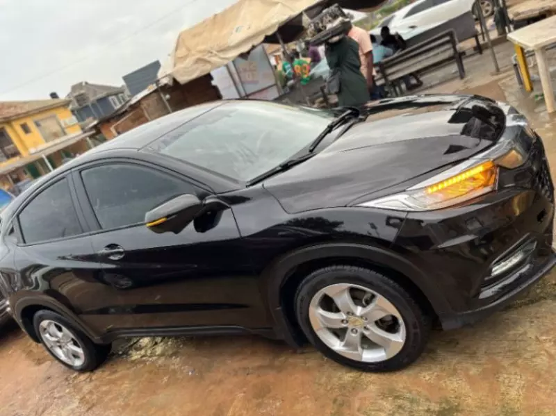 Honda HR-V   - 2015