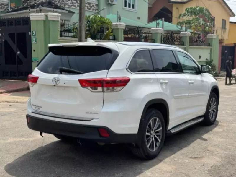 Toyota Highlander   - 2018