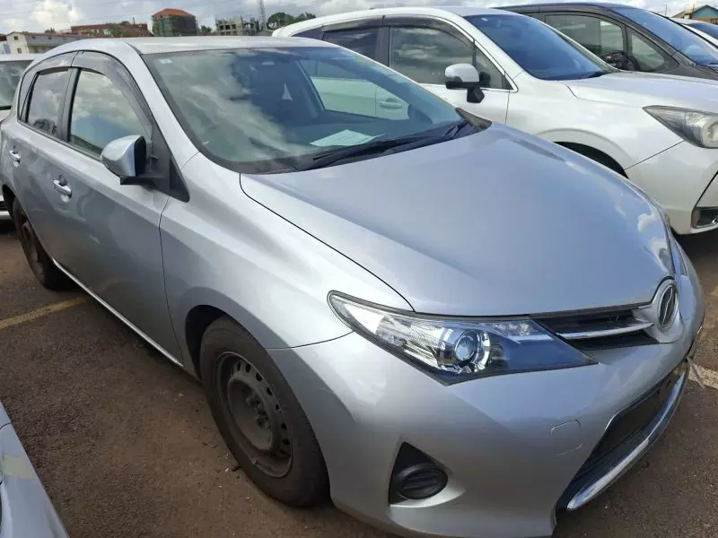 Toyota Auris   - 2014