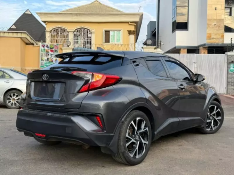 Toyota C-HR   - 2018