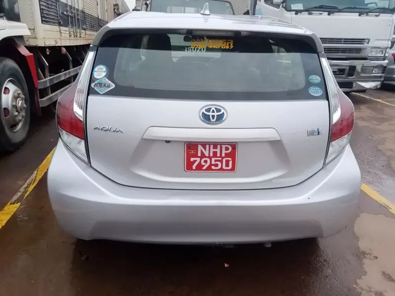 Toyota Aqua Hybrid   - 2015