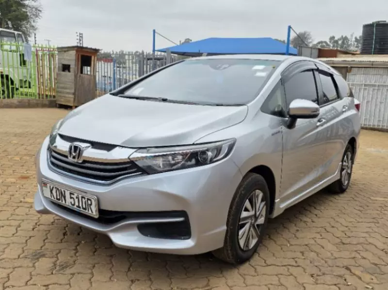 Honda Fit shuttle    - 2016